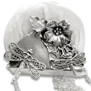 2 Dragonflies & a Flower Pincushion Purse Frame