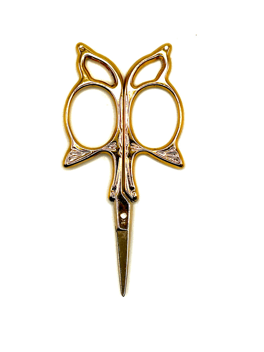 Cat Scissors in gold with hollow ears, ideal for use in the Arbor Sheath, perfect for thimble accessories and sewing tools.