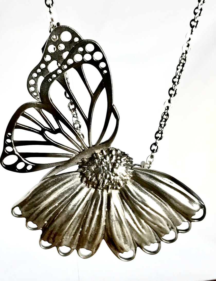 Prairie in the Summer Chatelaine