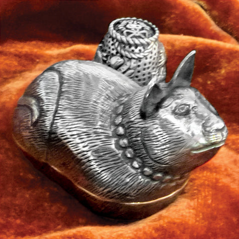 Thimble Box - Cat, handmade sterling silver thimble box featuring intricate detailing and artisan craftsmanship.