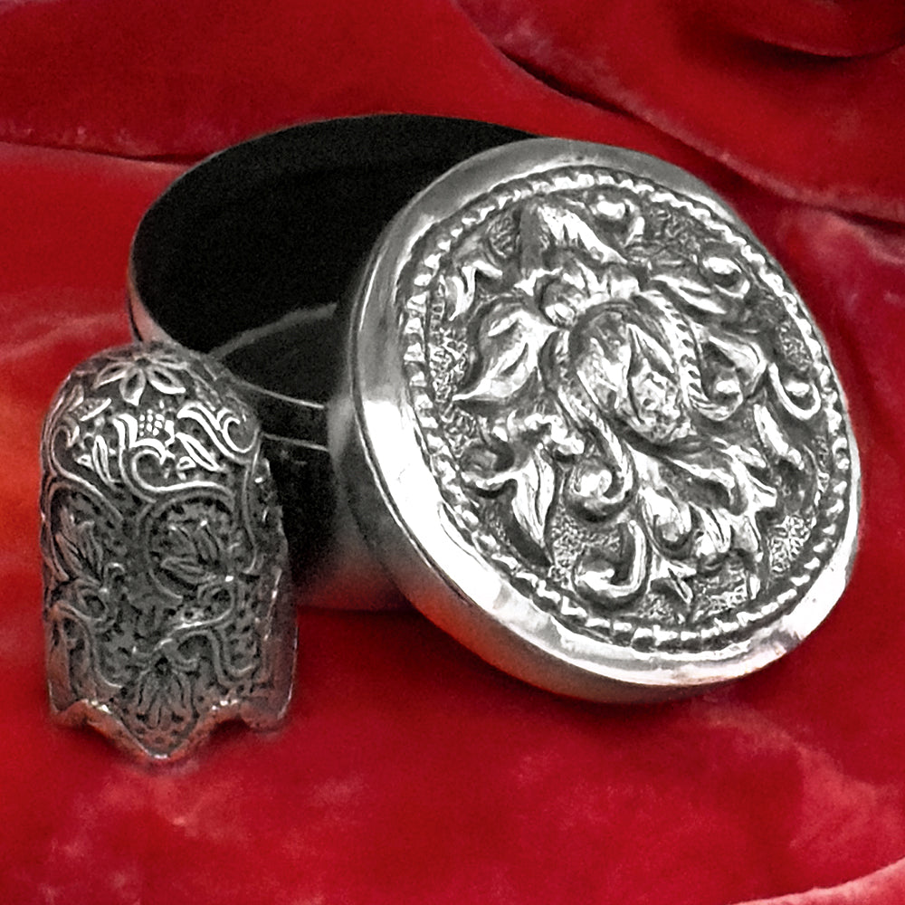 Thimble Box - Round - Artisan Sterling Silver Design – ThimblesForYou.com