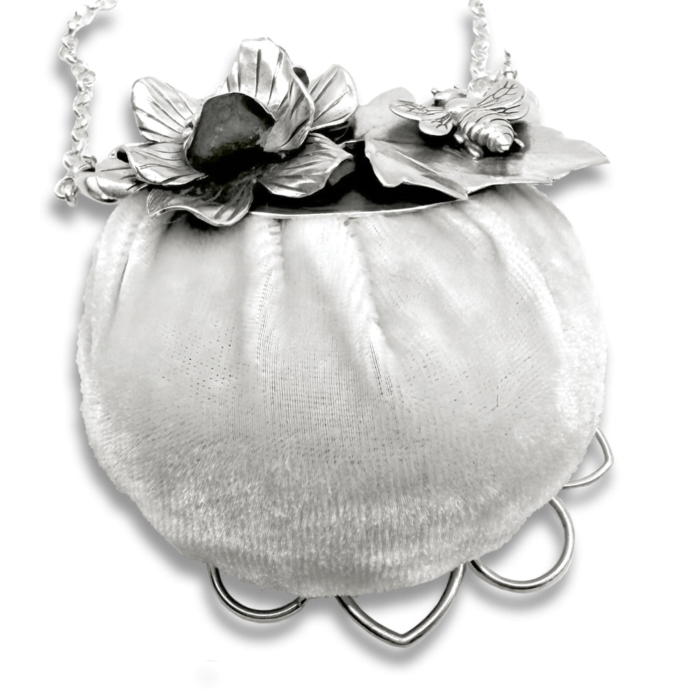 Flower Big Leaf Bee Pincushion Purse Frame
