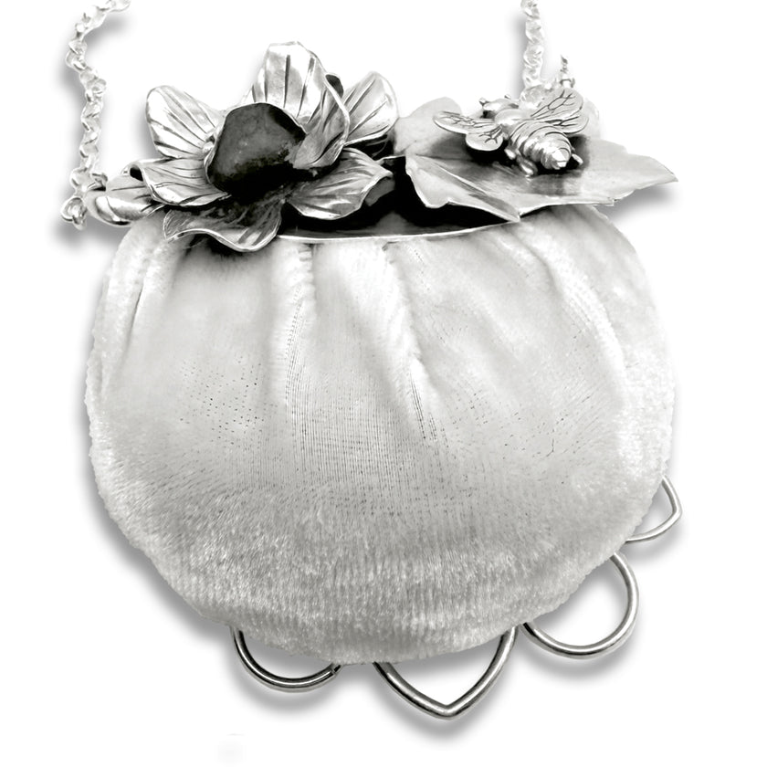 Flower Big Leaf Bee Pincushion Purse Frame