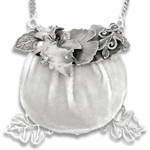 Lotsa Leaves Pincushion Purse Frame
